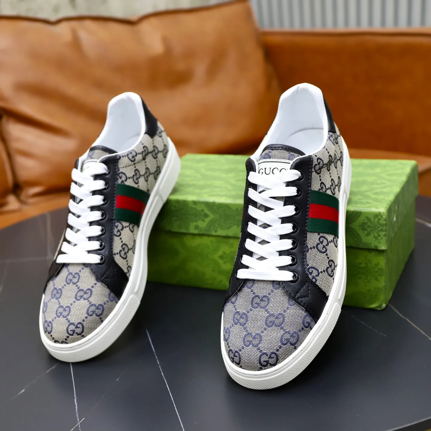 Ex-factory price: 400💰🙅‍♂️🙅‍♂️🙅‍♂️ Brand: Gucci GUCCi Standard code: 38-44 (45 customized) Grade: Same as the official website Material: Original leather splicing Comfortable and breathable sheepskin lining Original wear-resistant outsole Style category: Men's fashionable casual shoes Running sneakers Distinguished luxury brand elements Top luxury Color: actual picture color
